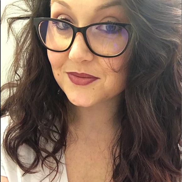 Meet your Posher, Tosha - Picture 1 of 1